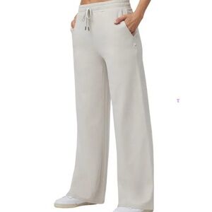 Vuori Women's Light Gray Wide-Leg Pants